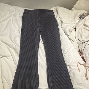 Aerie size M regular length dark gray pants with flared leg
